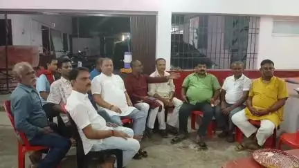 जंदाहा: जंदाहा बाजार में कानू-हलवाई महासंघ की बैठक, विधानसभा चुनाव में एकता दिखाने का निर्णय