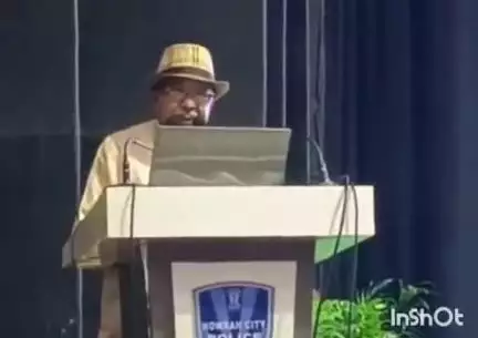 বালি-জগাছা: শরৎসদন হলেতে হাওড়া সিটি পুলিশের পক্ষ থেকে অনুষ্ঠিত হলো আসন্ন মহরম নিয়ে প্রশাসনিক বৈঠক উপস্থিত মন্ত্রী ও বিধায়করা।