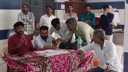 સાંતલપુર: વારાહી મામલતદારને વય નિવૃત્તિ થતા વિદાય અપાઈ