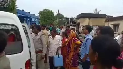 বরাবাজার: বরাবাজার বান্দোয়ান রোডে বরাবাজার শহরের সন্নিকটে বাইক ও সাইকেল আরোহীর মুখোমুখি ধাক্কায় গুরুতর আহত ২