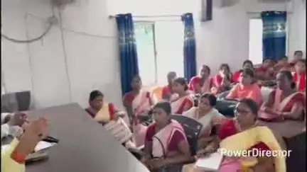 तेघरा: तेघड़ा में विशेष गहन पुनरीक्षण को लेकर एक महत्वपूर्ण बैठक संपन्न हुई