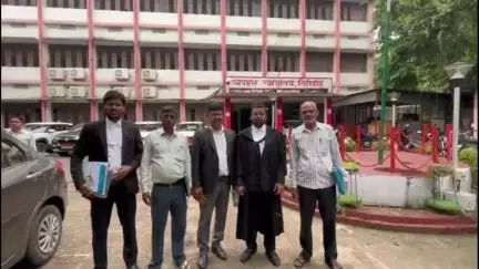 गिरिडीह: सिविल कोर्ट गिरिडीह में हत्या के मामले में 4 आरोपियों को बरी किया गया, अधिवक्ता बोले- यह न्याय की जीत है