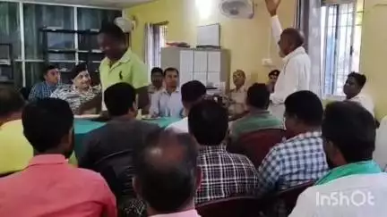 बरगढ़: मोहर्रम को लेकर बड़गड़ थाना परिसर में शांति समिति की बैठक की गई