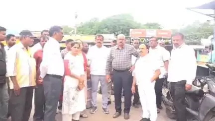 ಚಿತ್ರದುರ್ಗ: ನಗರದಲ್ಲಿ ನಗರಸಭೆ ಕಮಿಷನರ್‌ಗೆ ಸಚಿವ ಡಿ.ಸುಧಾಕರ್ ತರಾಟೆ