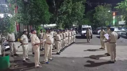 बड़वानी: SP के निर्देशन में ज़िले भर में पुलिस ने की कॉम्बिंग गश्त, फ़रार चल रहे 70 वारंटियों को किया गिरफ़्तार
