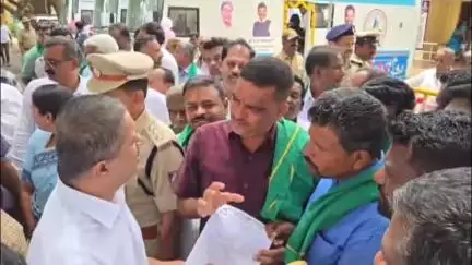 ಕೋಲಾರ: ಮಾವು, ಟೊಮೋಟೊ ಬೆಳೆಗಾರರ ಸಮಸ್ಯೆ ಗಂಭೀರವಾಗಿ ಪರಿಗಣಿಸಿ: ನಗರದಲ್ಲಿ ಜಿಲ್ಲಾ ಉಸ್ತುವಾರಿ ಸಚಿವರಿಗೆ ರೈತ ಸಂಘ ಮನವಿ #localissue