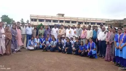 गुण्डरदेही: गुण्डरदेही शासकीय उच्चतर माध्यमिक विद्यालय व आत्मानंद स्कूल में शाला प्रवेश उत्सव और पौधारोपण कार्यक्रम का हुआ आयोजन
