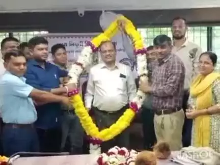 માંગરોળ: શહેરમાં તાલુકા પંચાયત ખાતે તાલુકા વિકાસ અધિકારીના અધ્યક્ષસ્થાને વય નિવૃત્ત વિસ્તરણ અધિકારીનો વિદાય સમારંભ યોજાયો