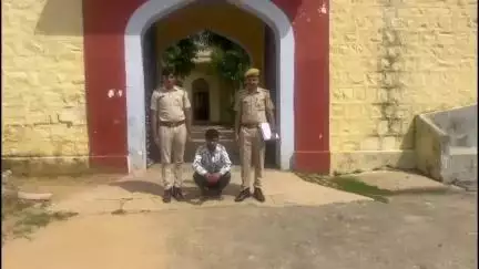फुलेरा मु. सांभर: जयपुर ग्रामीण की जमवारामगढ़ थाना पुलिस ने एक करोड़ 40 लाख रुपए की लूट के मामले में फरार आरोपी को किया गिरफ्तार