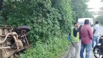 पतरातू: पतरातु डैम में हिटाची कंपनी की एटीएम और कमांडर गाड़ी की टक्कर, एक घायल