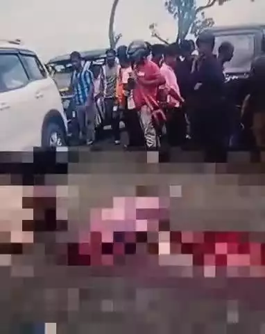 पोठिया: डोंगरा गांव के पास ई-रिक्शा और बाइक की टक्कर में दो युवकों की मौत