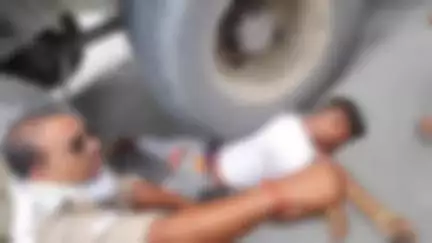 हसनगंज: थाना हसनगंज क्षेत्र के लालपुर नेवई बॉर्डर पर ट्रक की टक्कर से बाइक सवार युवक की मौत, भाई घायल