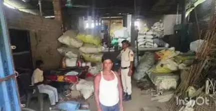 शिवहर: अग्निशमन विभाग ने ज़िले के गोदामों व दुकानों में चलाया जांच अभियान, आग से बचाव के लिए सुरक्षा उपकरण ज़रूरी बताया