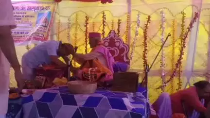 बथनाहा: सहियारा गांव के भगवती स्थान में श्री भागवत कथा पुराण साप्ताहिक महायज्ञ का आयोजन किया गया