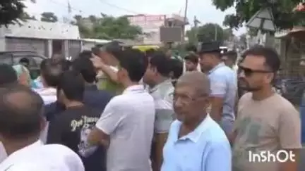 झंझारपुर: झंझारपुर में डॉक्टर के बेटे के अपहरण की कोशिश नाकाम, ड्राइवर की बहादुरी से बची जान, पुलिस CCTV खंगाल रही