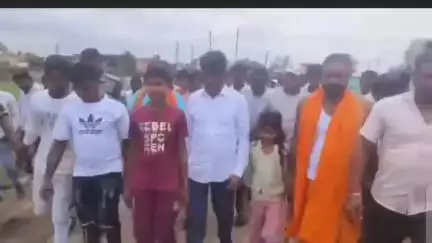 बाघमारा/कतरास: विधायक शत्रुघ्न महतो ने भाजपा युवा नेता के नवनिर्मित कार्यालय का फीता काटकर उद्घाटन किया