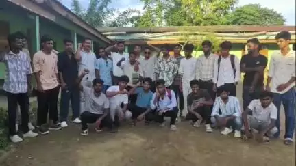 বালিজানা: কাৰবলা এম ই স্কুলত উচ্ছেদৰ বিৰুদ্ধে ছাত্ৰ মুক্তি সংগ্ৰাম সমিতিৰ উত্তাল প্ৰতিবাদ