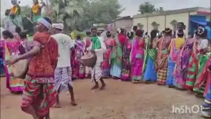कुंडहित: धूमधाम से मना हुल दिवस, प्रतिमाओं पर माल्यार्पण कर क्रांतिकारियों को किया गया याद