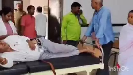 सोनो: चकाई अस्पताल में डॉक्टर और फार्मासिस्ट के बीच इलाज छोड़कर हुआ विवाद, अटेंडेंस रजिस्टर को लेकर भिड़े