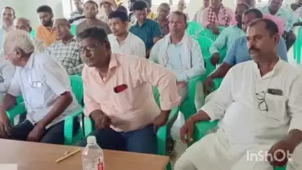 गोह: ई किसान भवन में उर्वरक निगरानी समिति की बैठक का आयोजन किया गया