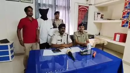 नाथनगर: ललमटिया पुलिस ने भारी मात्रा में विदेशी शराब बरामद की, एक शराब तस्कर गिरफ्तार, दो की तलाश जारी