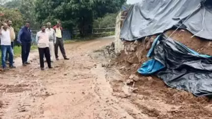 ಸೋಮವಾರಪೇಟೆ: ಸೋಮವಾರಪೇಟೆ ವ್ಯಾಪ್ತಿಯಲ್ಲಿ ಮಳೆಹಾನಿ ಪ್ರದೇಶಗಳಿಗೆ ಬೇಟಿ ನೀಡಿದ ಮಾಜಿ ಶಾಸಕ ಅಪ್ಪಚ್ಚು ರಂಜನ್