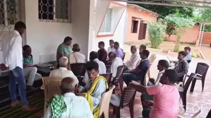 ସତ୍ୟବାଦୀ: ସ୍ଥାନୀୟ ବିଧାୟକଙ୍କ ଭୁବନେଶ୍ଵର ସ୍ଥିତ ବାସ ଭବନରେ କଣାସ ବ୍ଲକ ବଡ଼ାଲ ପଞ୍ଚାୟତର ୨୦ ରୁ ଉର୍ଦ୍ଧ୍ବ ବିଜେଡି କର୍ମୀଙ୍କ ବିଜେପିରେ ଯୋଗଦାନ