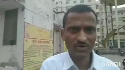 भाटपार रानी: समाजसेवी संजय पाठक ने लावारिस शव के अंतिम संस्कार के लिए DM से तत्काल फंड देने की मांग की, कलेक्ट्रेट में दिया ज्ञापन