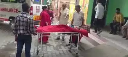 सहसवान: बदायूं के चिकटिया गांव में दूध के टैंकर ने बुजुर्ग महिला को मारी टक्कर, हालत गंभीर