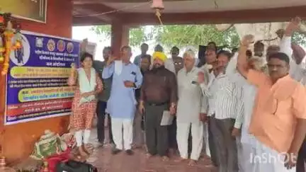 हरसूद: सोमवार को पुराने हरसूद पहुंचकर विस्थापित हुए भावुक, मनाई 21वीं बरसी