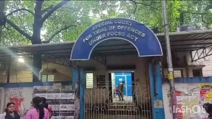রাজারহাট: নিউটাউনে নিজের নাবালিকা কন্যাকে ধর্ষণের অভিযোগে, যাবজ্জীবন কারাদন্ডের সাজার নির্দেশ দিলেন বারাসাত পক্সো আদালতের বিচারক