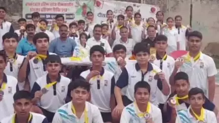 बसवा: बांदीकुई में बास्केटबॉल में 40 खिलाड़ियों ने सीखे खेल के गुर, सभी को मिले मेडल और प्रमाण पत्र