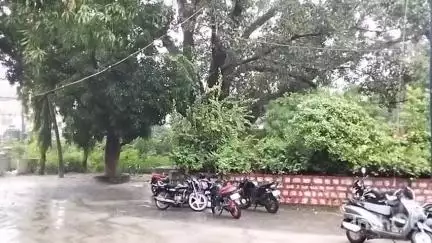 जशपुर: जशपुर जिले में भारी बारिश जारी, नदी-नाले उफान पर, जशपुर शहर में जनजीवन प्रभावित
