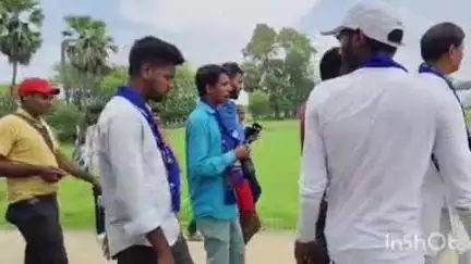 गुरारू: ग्राम पंचायत डबूर में बसपा की समाधान यात्रा, ग्रामीणों की समस्याएँ होंगी दूर