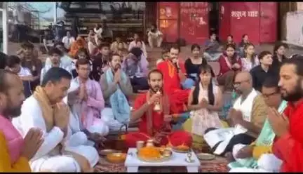 नरेन्द्रनगर: गंगा स्वच्छता गोमुख संकल्प यात्रा शत्रुघन घाट पहुंची, हुआ भव्य स्वागत, मौजूद रहे संत महात्मा
