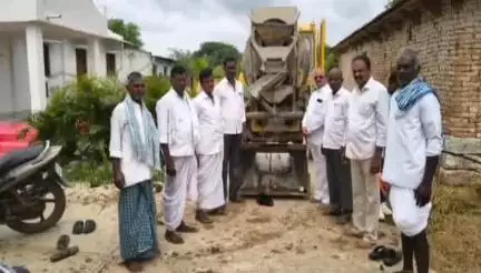 నాగిరెడ్డిపేట: పెద్ద ఆత్మకూర్ గ్రామంలో సిసి రోడ్డు నిర్మాణ పనులు ప్రారంభం