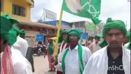 मेहरमा: मेहरमा में आदिवासी रीति-रिवाजों से पूजा और पिरोजपुर में सिद्धू कान्हु की प्रतिमा पर माल्यार्पण कर हूल दिवस मनाया गया