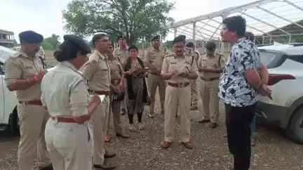 सीहोर: गुरु पूर्णिमा को देखते हुए उप पुलिस महानिरीक्षक ने कुबेरेश्वर धाम का किया भ्रमण, दिए निर्देश
