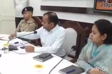 हरिद्वार: जनता दरबार में हरिद्वार और रुड़की के तहसीलदार समेत 5 अधिकारियों के वेतन रोके, जून माह के लिए कारण बताओ नोटिस भी जारी