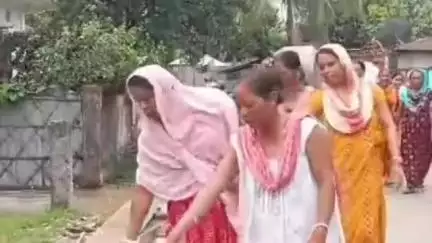 নকশালবাড়ি: রাস্তার কাজ করা হচ্ছে নিম্নমানের, এই অভিযোগ তুলে কিলারাম জোতে ক্ষোভ প্রকাশ স্থানীয়দের #jansamasya
