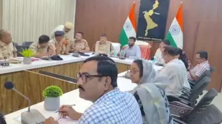 মানকাচৰ: জিলা আয়ুক্তৰ সভাকক্ষত ৰাষ্ট্ৰীয় নাৰকোটিকছ সমন্বয় কেন্দ্ৰৰ জিলা সমিতিৰ গুৰুত্বপূৰ্ণ সভা অনুষ্ঠিত, উপস্থিত জিলা আয়ুক্ত