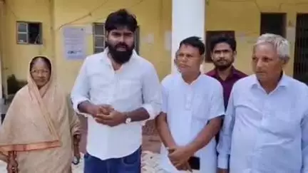 कोचाधामन: प्रखंड कार्यालय कोचाधामन में बीडीओ ने अधिकारियों और जनप्रतिनिधियों के साथ की बैठक
