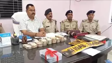 गोविंदपुर: गोबिंदपुर पुलिस को मिली बड़ी सफलता, ट्रक चोर गिरोह का पर्दाफाश, तीन आरोपी गिरफ्तार