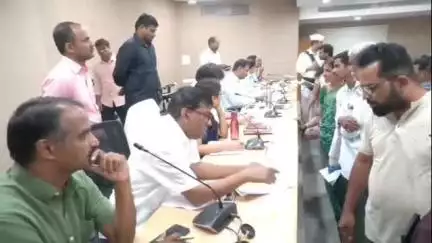 నిజామాబాద్ సౌత్: ప్రజావాణి కార్యక్రమానికి 127 ఫిర్యాదులు, త్వరితగతిన పరిష్కరించాలని అధికారులను ఆదేశించిన కలెక్టర్ వినయ్ కృష్ణారెడ్డి