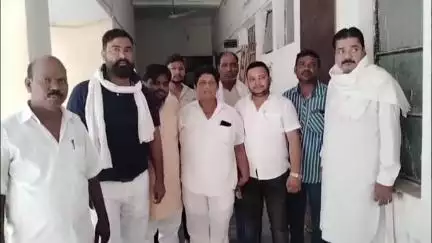 बेल्थरा रोड: सीयर सीएचसी की महिला चिकित्सक के खिलाफ सभासदों ने बेल्थरारोड तहसील में एसडीएम को सौंपा ज्ञापन, कार्रवाई की मांग की