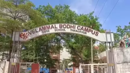 தஞ்சாவூர்: மாணவனை தரக்குறைவாக திட்டியதால் தூக்கு மாட்டி தற்கொலை- தமிழ் பல்கலைக்கழக போலீசார் ஆசிரியரை கைது செய்து விசாரணை