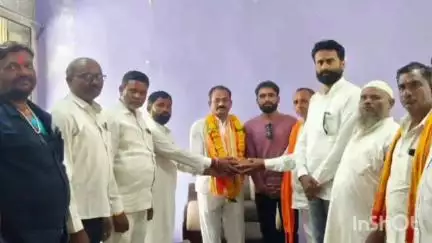 चाकूर: शासकीय विश्रामगृह येथे शिवसेना तालुका पदाधिकाऱ्यांची बैठक संपन्न