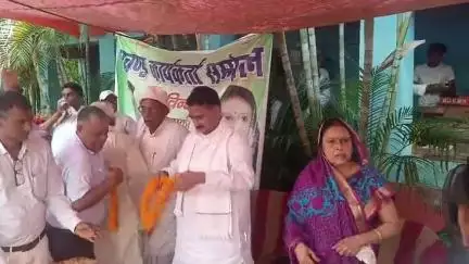 गोविंदपुर: कपुरीनगर फार्म हाउस में पूर्व विधायक ने कार्यकर्ताओं के साथ की बैठक