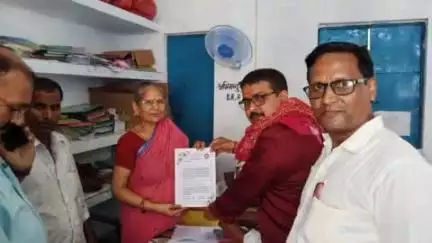 पंचदेवरी: पंचदेवरी प्रखंड के सभी सरकारी विद्यालयों के एचएम को दिया गया टैब: शिक्षा पदाधिकारी जानकी कुमारी