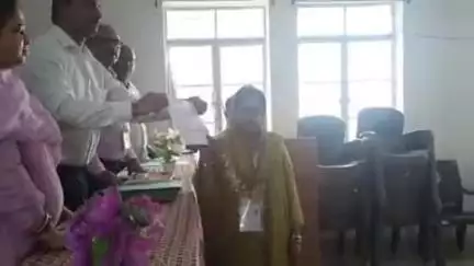 खड़गपुर: नगर निकाय उपचुनाव में वार्ड संख्या 12 से शिरीन नाज विजयी घोषित, एसडीएम ने दिया विजय प्रमाण पत्र